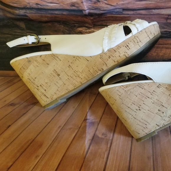 Sandal - Picture 3 of 6